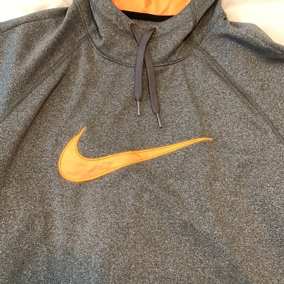 Nike Dri-Fit hoodie - Picture 2 of 4